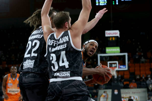 员追求更高 员追求更高