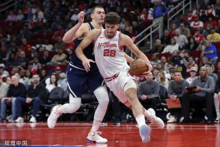 赛中全情投 赛中全情投